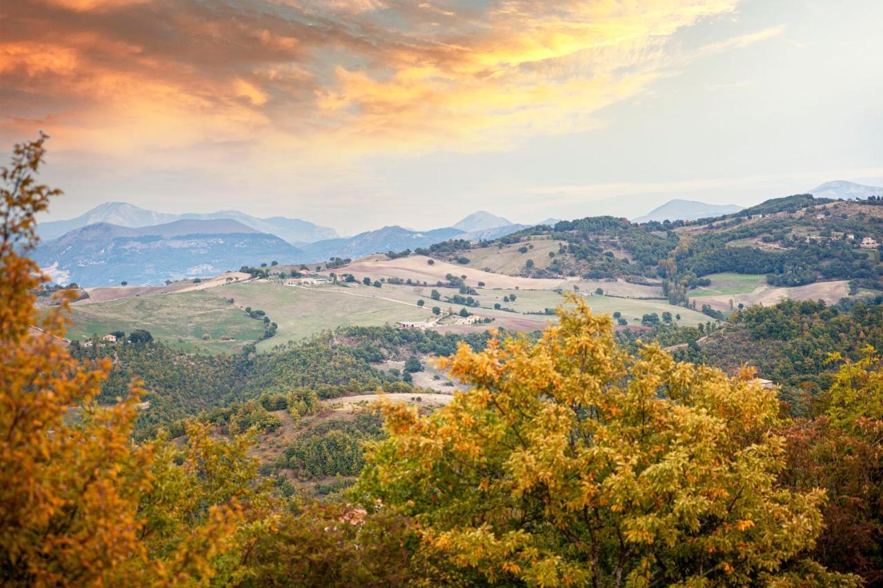 Tenuta Borgo Santa Cecilia Gubbio Buitenkant foto